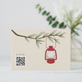 Red Oil Lantern Evergreen Camping Wedding QR Code RSVP Karte (Stehend Vorderseite)