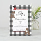 Red on Black Buffalo Check Teddy Bears Baby Shower Einladung (Stehend Vorderseite)