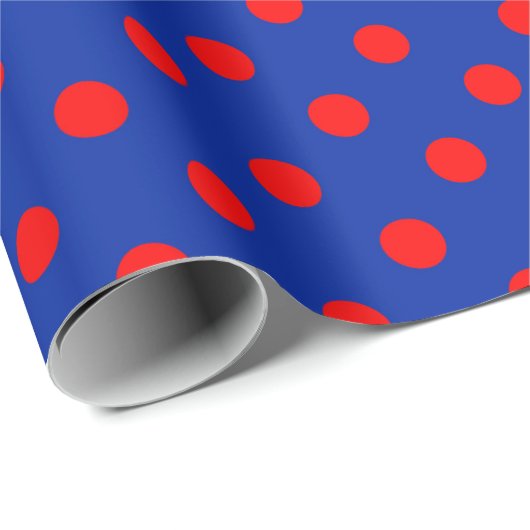 Red On Blue Polka Dots Pattern Design  Geschenkpapier (Rolleneckpunkt)