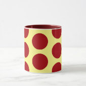 Red on Yellow Polka Dot Art Tassen Cup (Zentrum)