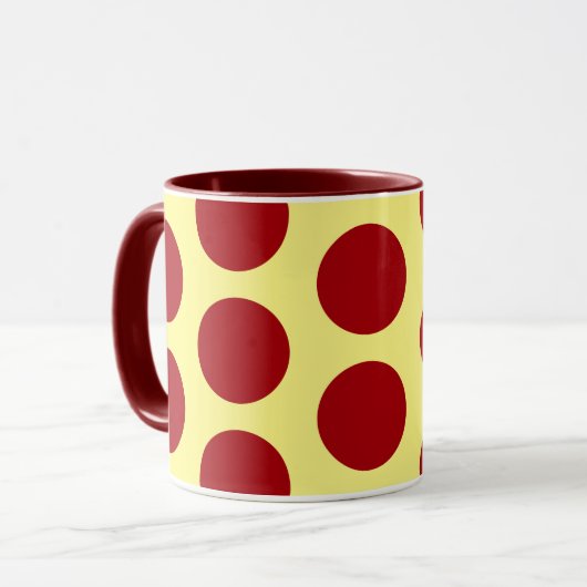 Red on Yellow Polka Dot Art Tassen Cup (Vorderseite Links)