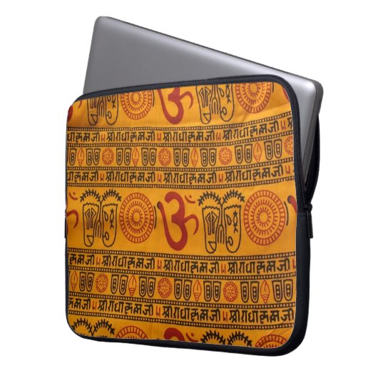 Red Orange Om Indian Religious Pattern Laptopschutzhülle (Vorderseite Links)