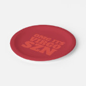 Red Orange OMG Es ist Virgo SZN Cool Pappteller (Schrägansicht)