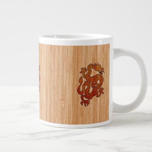 Red Oriental Dragon im Bambusstil Jumbo-Tasse (Rechts)