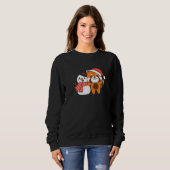 Red Panda With Snowman In Winter For Christmas Sweatshirt (Vorne ganz)