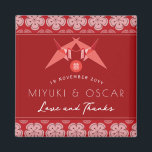 Red Paper Cranes Sakura Asia Wedding Party Gefalle Magnet<br><div class="desc">Ein modernes Origami küsst rote Doppelkrane mit einem runden / kreisdoppelten Glückssymbol auf einem Muster von Sakura Kirschblüten Blume, "Liebe und Dank" / Dankeschön an asiatische Hochzeitsfeier Gunst. Ein elegantes und stilvolles chinesisch / orientalisch / asiatisch gepflegtes Hochzeitsdesign, das modern, minimalistisch und elegant ist. Sie können das Doppelglückssymbol ganz einfach...</div>
