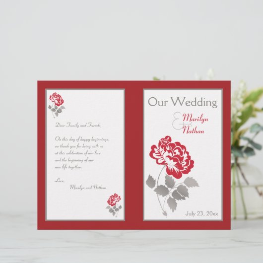 Red Peony on White mit Taupe Wedding Program (Stehend Vorderseite)