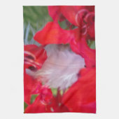 Red Petal Feather Art Print Handtuch (Vertikal)