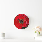 Red Photo of a beautiful poppy flower  Runde Wanduhr (Zuhause)