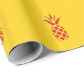 Red Pine Apple in Gelb. Geschenkpapier (Rolleneckpunkt)