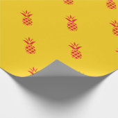 Red Pine Apple in Gelb. Geschenkpapier (Ecke)