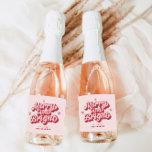 Red Pink Christmas Mini Champagne Schaumweinetikett<br><div class="desc">Feiern Sie die Saison mit unserem Red and Pink Christmas Mini Champagner Sparkling Wein Label, die perfekte Ergänzung zu Ihrem festlichen Geschenk. Dieses Label ist ideal, um kleine Weinflaschen in bezaubernde Weihnachtsgeschenke zu verwandeln. Ob Sie Weihnachtsgeschenke für Frauen oder niedliche Weihnachtsgeschenke für Freunde suchen, diese Labels machen Ihre Weihnachtsweinflaschen zu...</div>