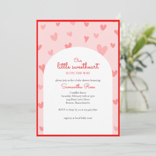 Red Pink Hearts Little Sweetheart Girl Baby Dusche Einladung (Stehend Vorderseite)