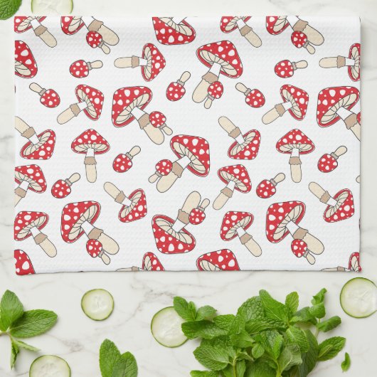 Red Polka Dot Mushrooms Geschirrtuch (Gefaltet)