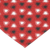 Red Polka Dots Lace Hearts Tischdecke (Schrägansicht)