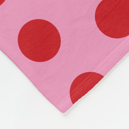 Red Polka Dots on Pink Fleecedecke (Ecke)