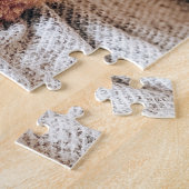 Red Poodle in einem Pullover unter einem Weihnacht Puzzle (Seite)