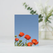 Red Poppies & Blue Sky Postkarte (Stehend Vorderseite)