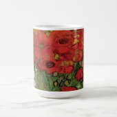 Red Poppies und Daisies von Vincent Van Gogh Kaffeetasse (Mittel)