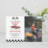 Red Race Car Boy 3. Geburtstag Party Einladung (Stehend Vorderseite)