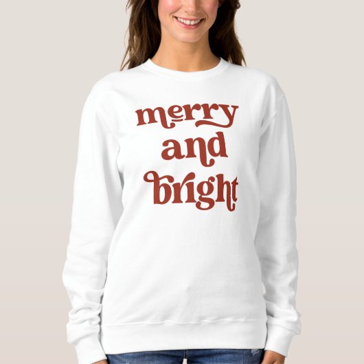 Red Retro Boho Typografie | Merry und Bright Sweatshirt (Vorderseite)