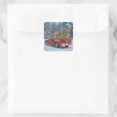 Red Retro Truck mit Weihnachtsbaum in Schneeflocke Quadratischer Aufkleber (Tasche)