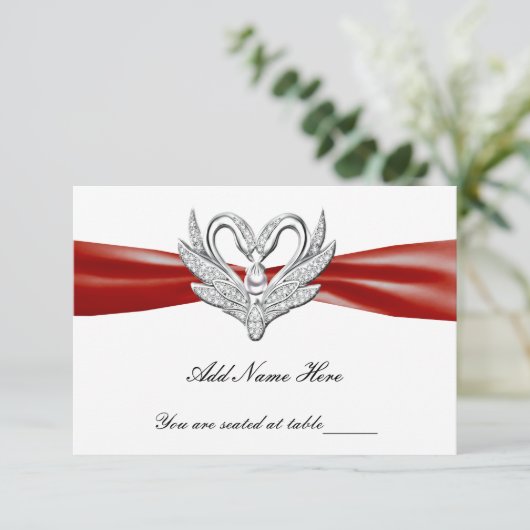 Red Ribbon Silver Swans Table Platzkarte (Stehend Vorderseite)