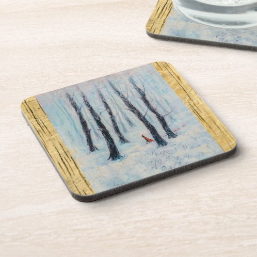 Red Riding Hood-Figur in einem Winterwald Getränkeuntersetzer (Linke Seite)