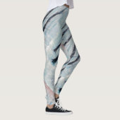 Red Riding Hood-Figur in einem Winterwald Leggings (Rechts)