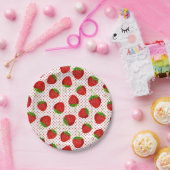 Red Ripe Strawberry and Dots Pattern Pappteller (Party)