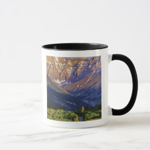 Red Rock Road im Waterton-Lakes-Nationalpark Tasse
