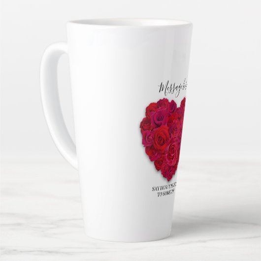 Red Rose Heart Romantic Floral Custom Text Milchtasse (Linke Ecke)