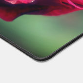 Red Rosenknospe Bending Blume Personalisiert Schreibtischunterlage (Ecke)