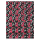 Red Roses On A Black Background Tischdecke (Vorderseite)