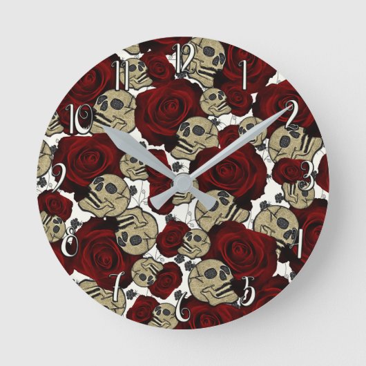 Red Roses & Skulls Black Floral Gothic White Runde Wanduhr (Vorderseite)