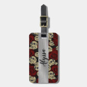 Red Roses & Skulls Grey Black Floral Gothic Gepäckanhänger (Vorderseite vertikal)