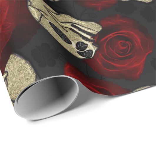 Red Roses & Skulls Grey Black Floral Gothic Geschenkpapier (Rolleneckpunkt)