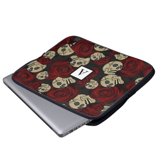 Red Roses & Skulls Grey Black Floral Gothic Laptopschutzhülle (Vorne Knopf)