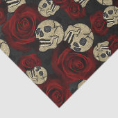 Red Roses & Skulls Grey Black Floral Gothic Seidenpapier (Ausschnitt)
