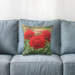 Red Roses Throw Pillow Kissen