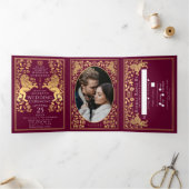 Red Royal Medieval Lion Wedding Tri-Fold Dreifach Gefaltete Einladung (Innenseite)