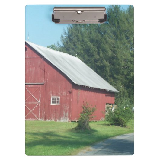 Red Rural Barn Klemmbrett (Vorderseite)