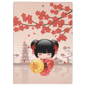 Red Sakura Kokeshi Doll Japanisch Geisha Beige Klemmbrett (Rückseite)