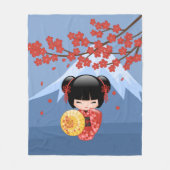 Red Sakura Kokeshi Doll - Niedlich Geisha Girl Fleecedecke (Vorderseite)