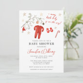 Red Santa Baby Weihnachts Winter Baby Dusche Einladung (Stehend Vorderseite)
