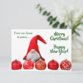 Red Santa Gnome Weihnachtskarte (Stehend Vorderseite)