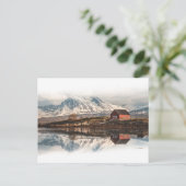 Red Scandinavian Boat House Postkarte (Stehend Vorderseite)