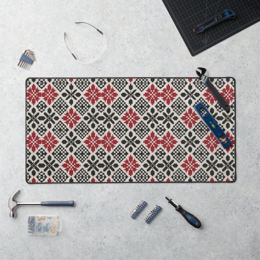 Red Schwarz-weiß Geometric Folk Pattern Schreibtischunterlage (Arbeitsplatz)
