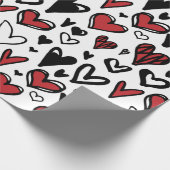 Red Schwarz-weiß Pattern Hearts Geschenkpapier (Ecke)