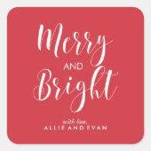 Red Scripted Merry and Bright Quadratischer Aufkleber (Vorderseite)